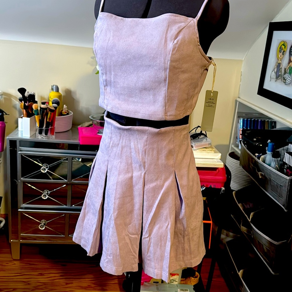 NWT Iris 2-piece lavender midriff & skort , size L